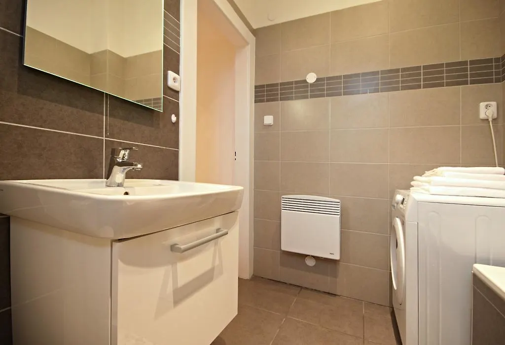 Jezerka Apartments Praga Czechy
