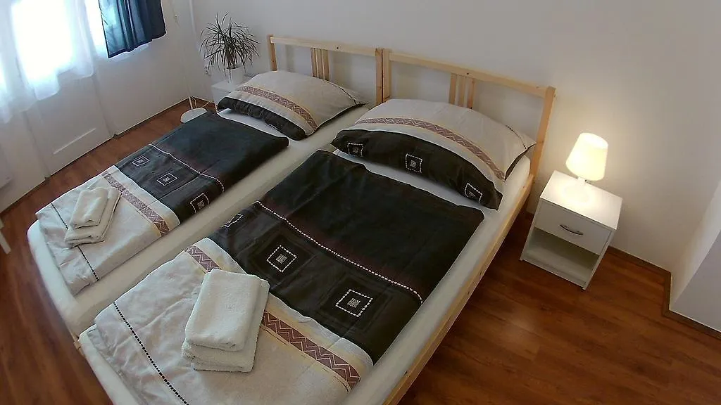 Jezerka Apartments Praga 0*,