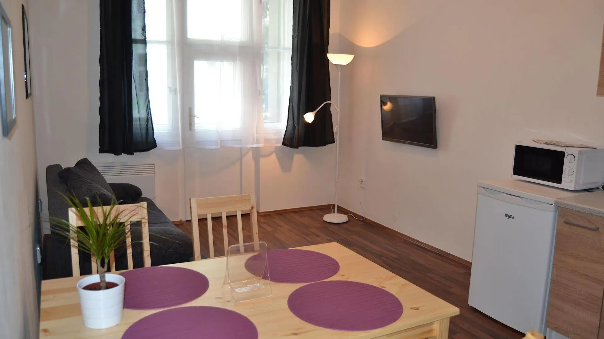 Jezerka Apartments Praha 0*,